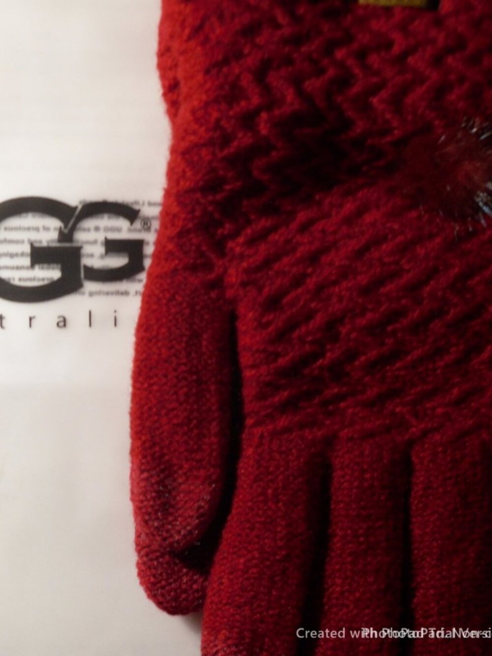 UGG Women's Red Touchscreen Gloves – New